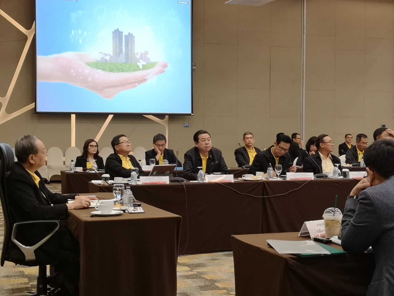 “สนธิรัตน์” นำทีมพลังงาน ปท. ระดมสมอง-ขับเคลื่อนมาตรการเร่งด่วน