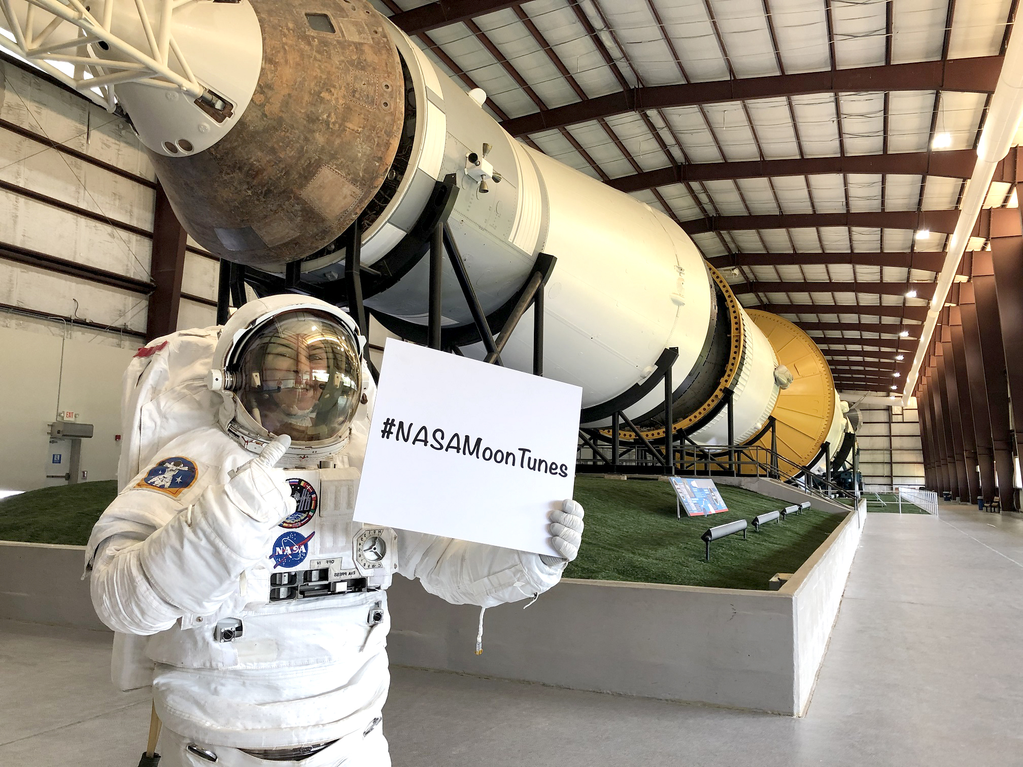 #NASAMoonTunes เพลงที่นักบินอวกาศฟังในภารกิจพิชิตดวงจันทร์ครั้งใหม่