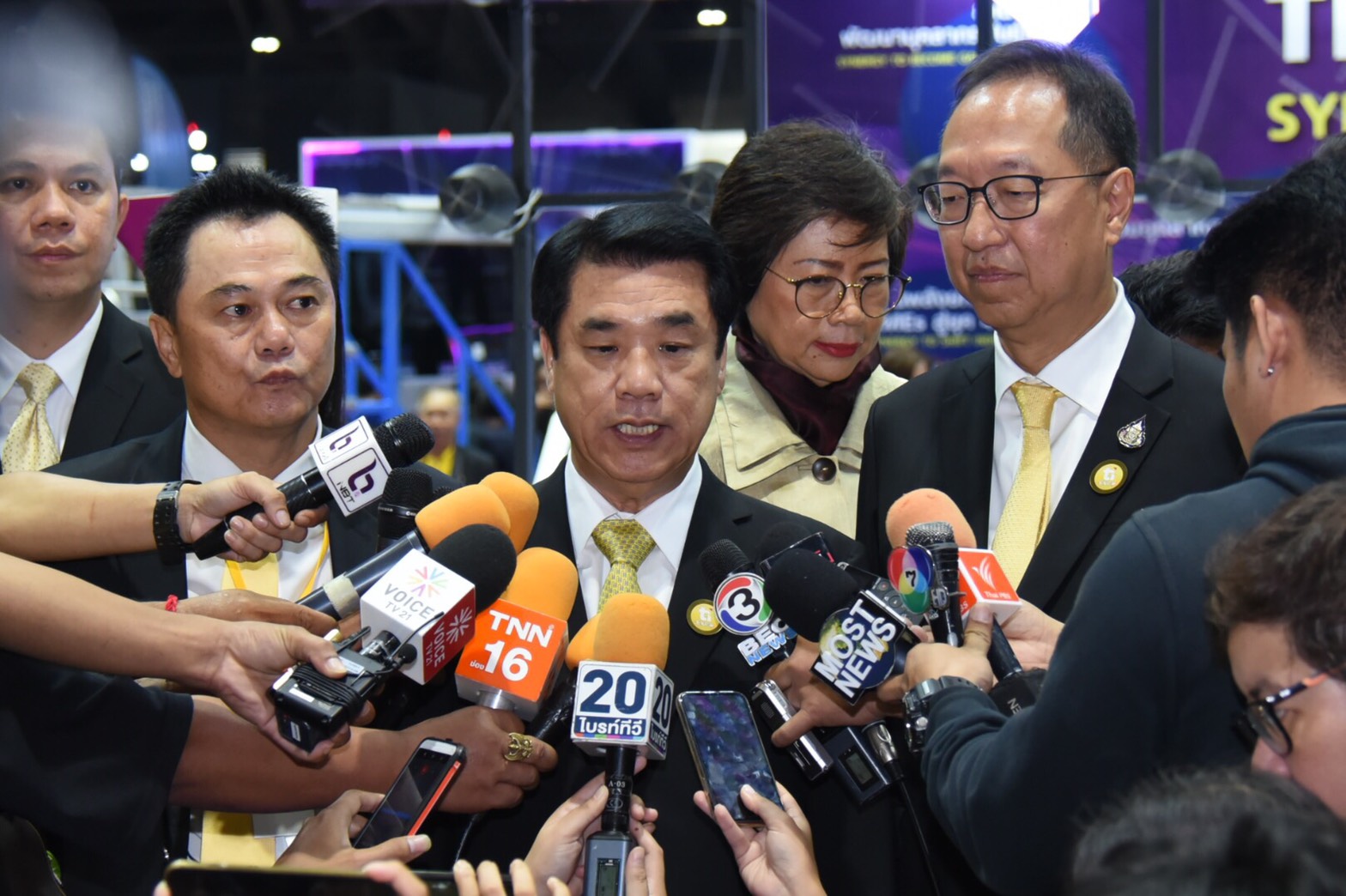 “สุริยะ” ประเดิมเปิดงานแรก Industry Expo 2019 รับปากช่วย SMEs ดัน EEC ช่วยราคาอ้อย