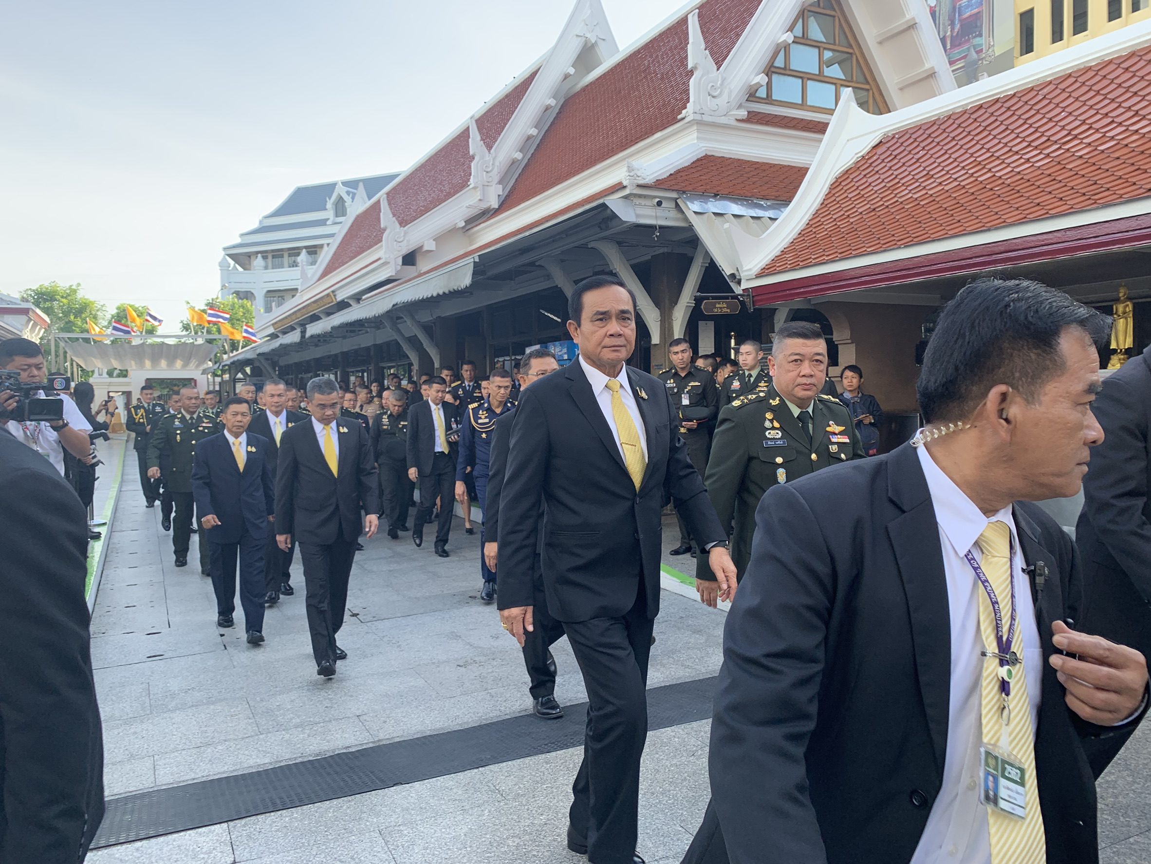 “บิ๊กตู่”คุมทัพจัดโผทหาร-ตำรวจเอง พร้อมดูความจำเป็นซื้อเรือดำน้ำเพิ่ม