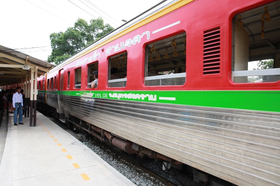 เส้นทางแรก! รถไฟประเดิมเปิดเดินรถ ขบวนรถดีเซลรางใช้น้ำมันบี10 สายมหาชัย-วงเวียนใหญ่