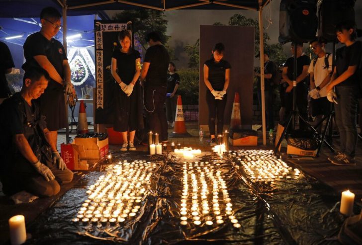 hongkong-728x493 ฮ่องกงร่วมรำลึก ผู้ประท้วงรัฐบาลฆ่าตัวตายรายที่ 3
