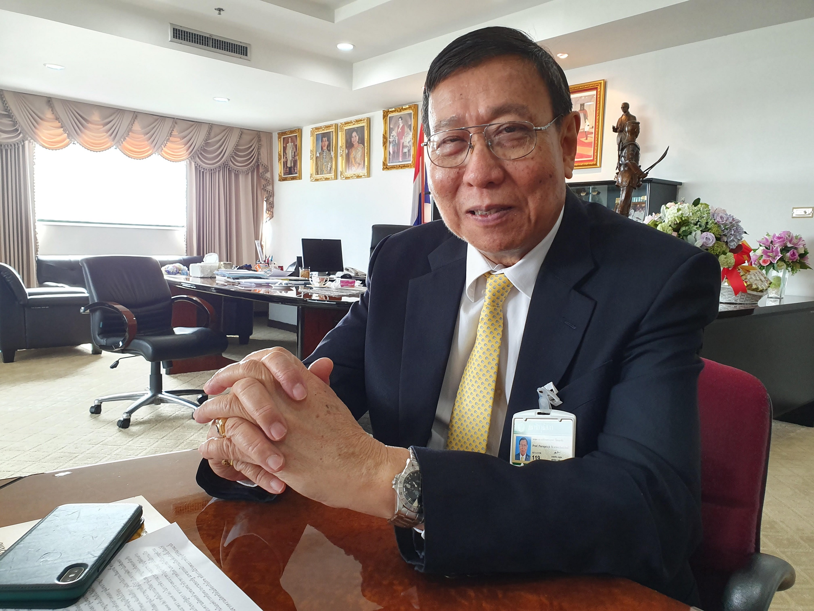 พรเพชร : จากเรือแป๊ะ สู่เรือเหล็ก คุมทีม ส.ว.ส่งไม้ต่อปฏิรูปรัฐบาล 2 สมัย