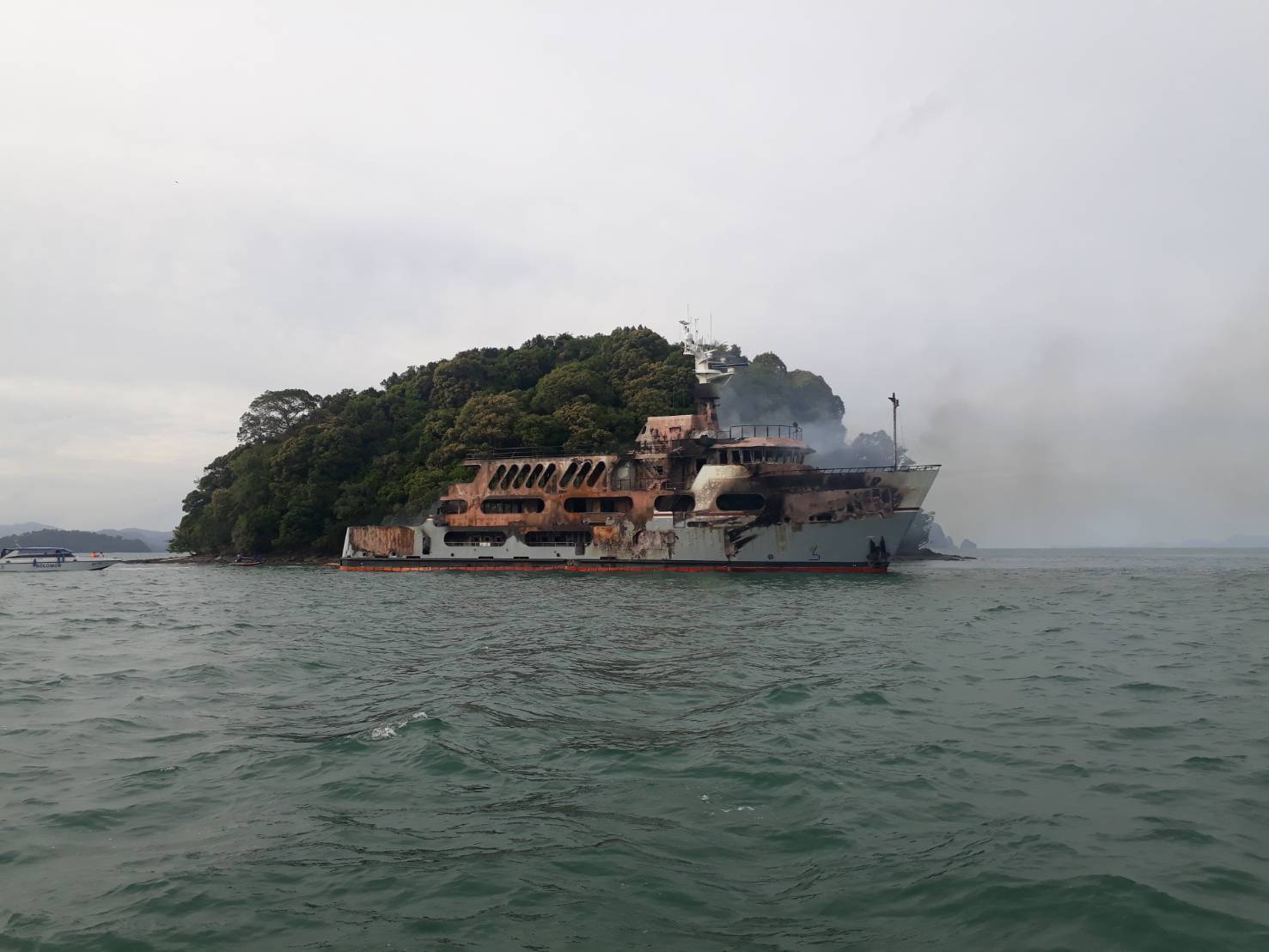 ดับเพลิงเรือซูเปอร์ยอช์ท LADY D. สัญชาติอังกฤษเสร็จสมบูรณ์ รอเจ้าของเดินทางถึงไทยวันนี้