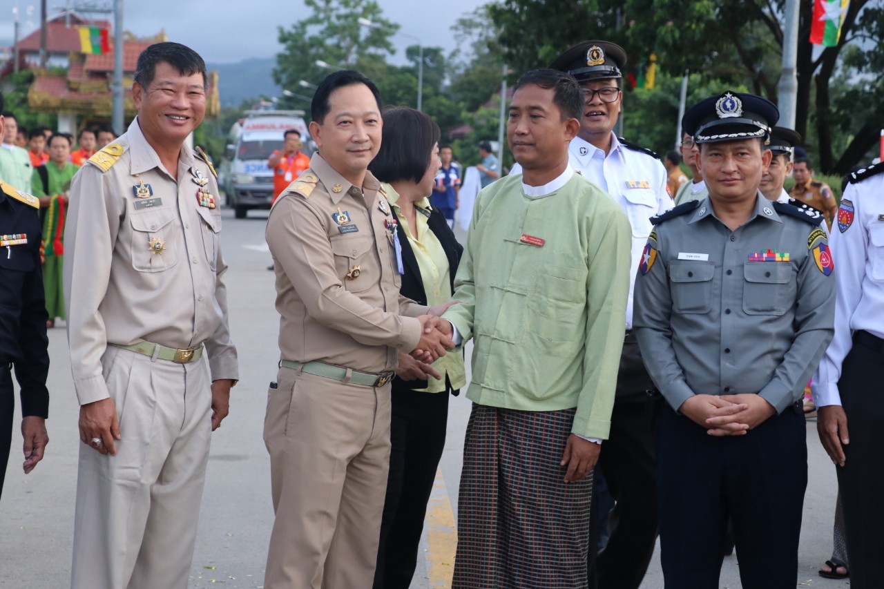 ไทย-เมียนมา ย้ายรถนร.-รถพยาบาล ใช้สะพาน 2 แก้ปัญหาจราจรแออัด