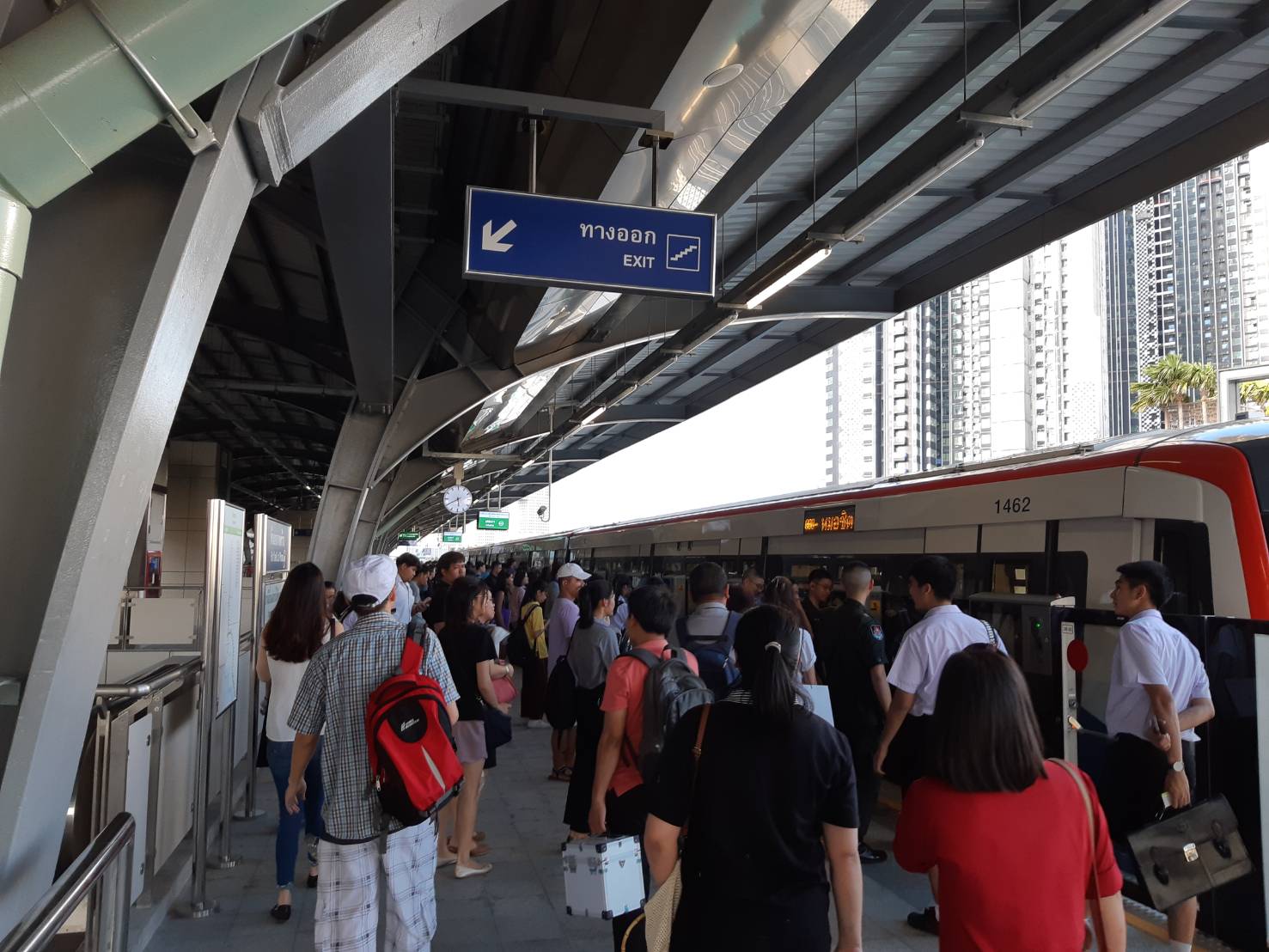 ทำดีก็ต้องชม! รีวิวผู้ใช้บริการรถไฟฟ้าหมอชิต-ห้าแยกลาดพร้าว ออกแบบดีได้มาตรฐาน