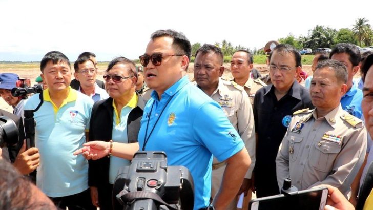 “อนุทิน” ตรวจ “สุรินทร์” แล้งหนักจริง วิกฤตสุดรอบ 41 ปี สั่ง เลิกพูดระเบียบ เร่งช่วยคนด่วน