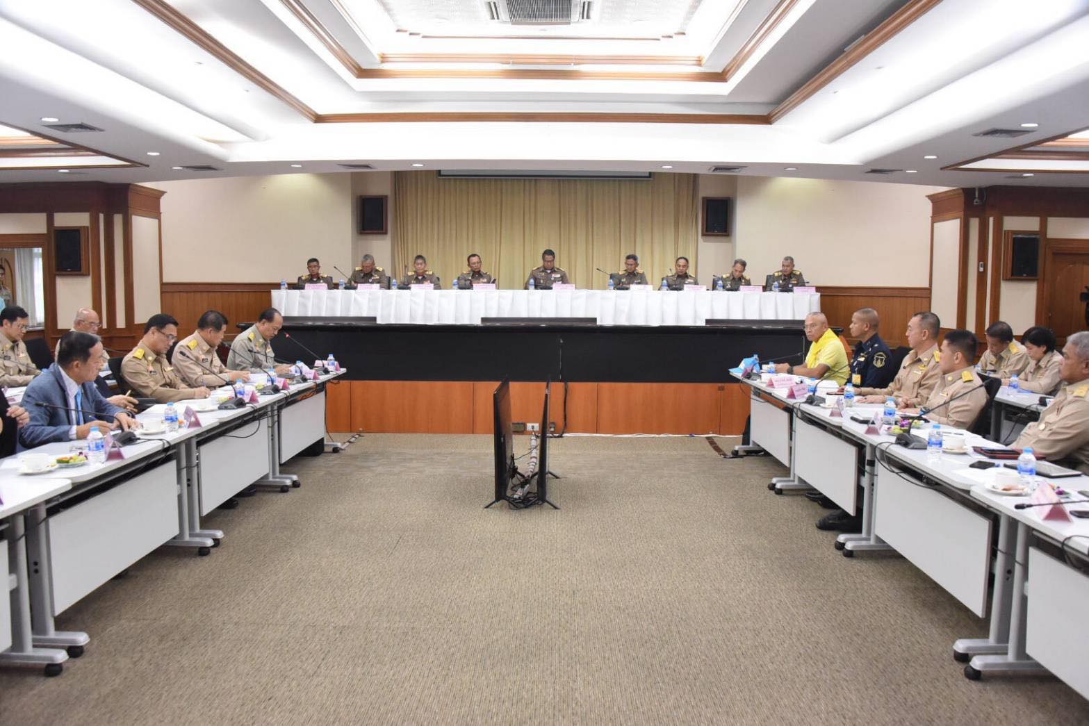 9 องคมนตรี-มหาดไทย น้อมนำพระราชกระแสรับสั่ง ร. 10 แก้ภัยแล้ง