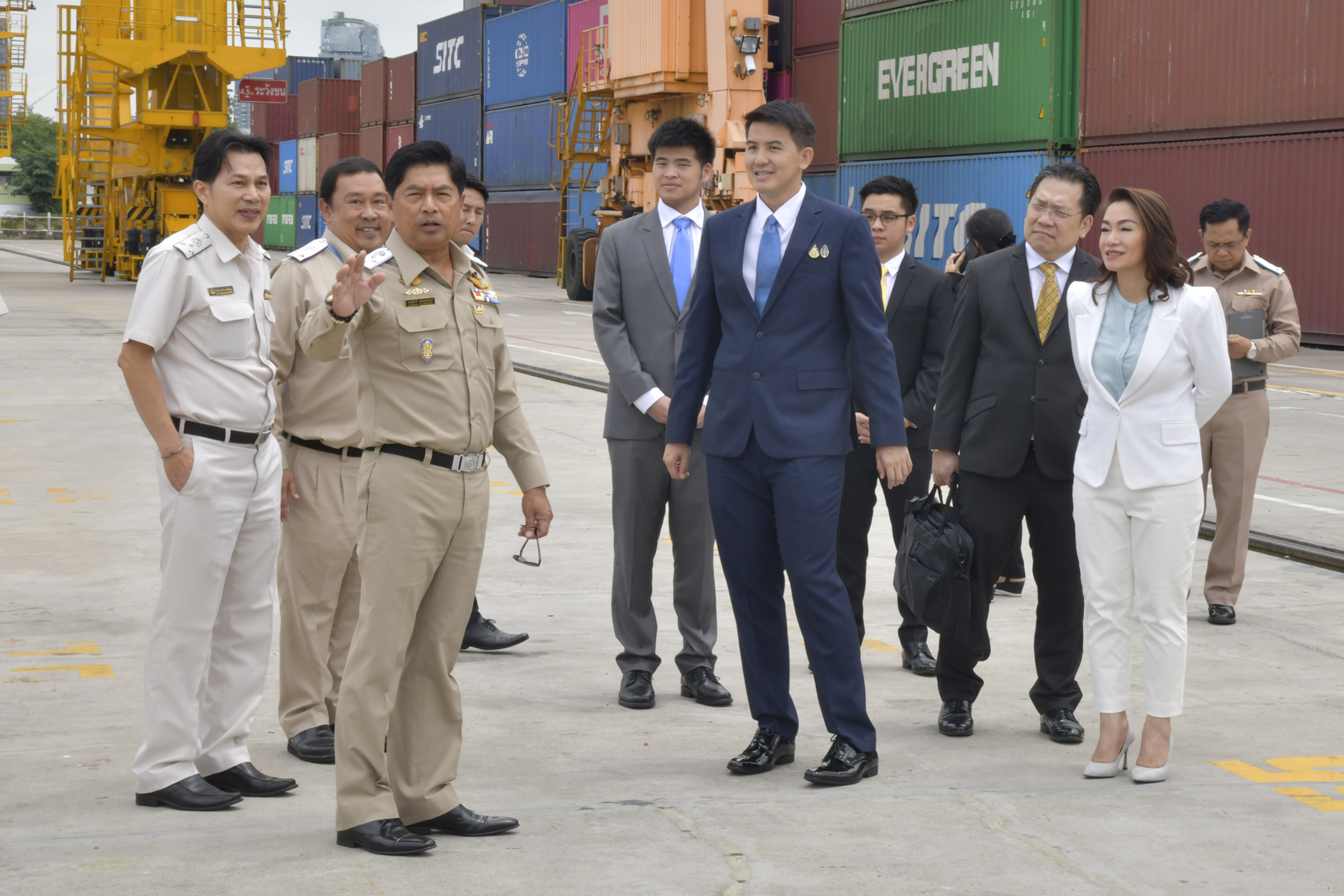 “อธิรัฐ” สั่งท่าเรือยกระดับ “สลัมคลองเตย” สู่ตึกสูงเร่งตอกเข็มปี’63