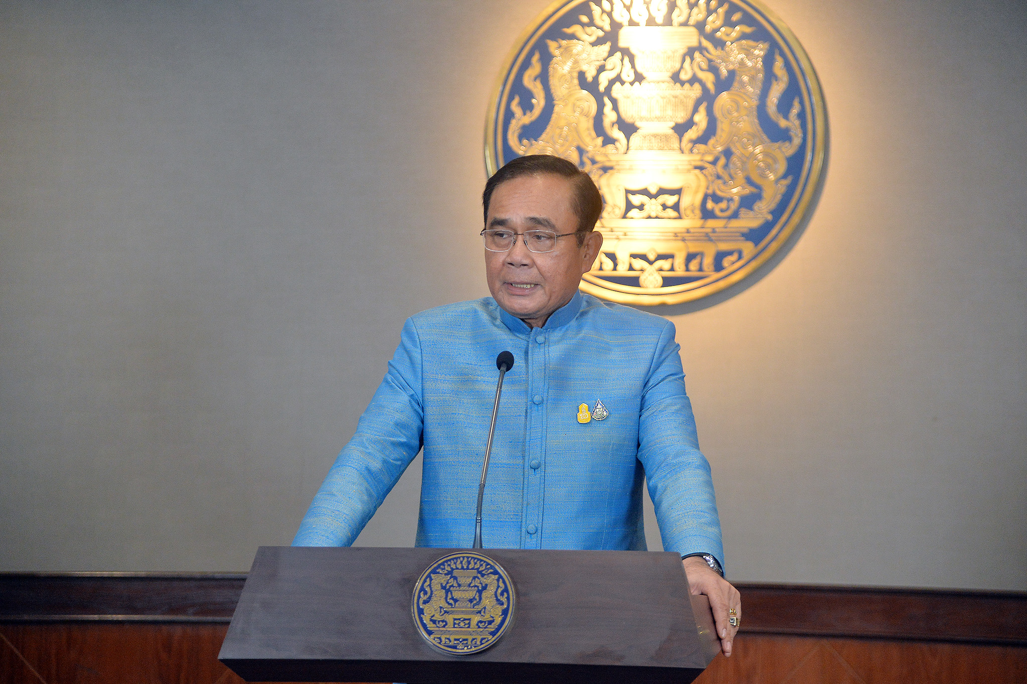 “ประยุทธ์” รับเศรษฐกิจขาลง รับมือสารพัดปมถวายสัตย์-การเมือง