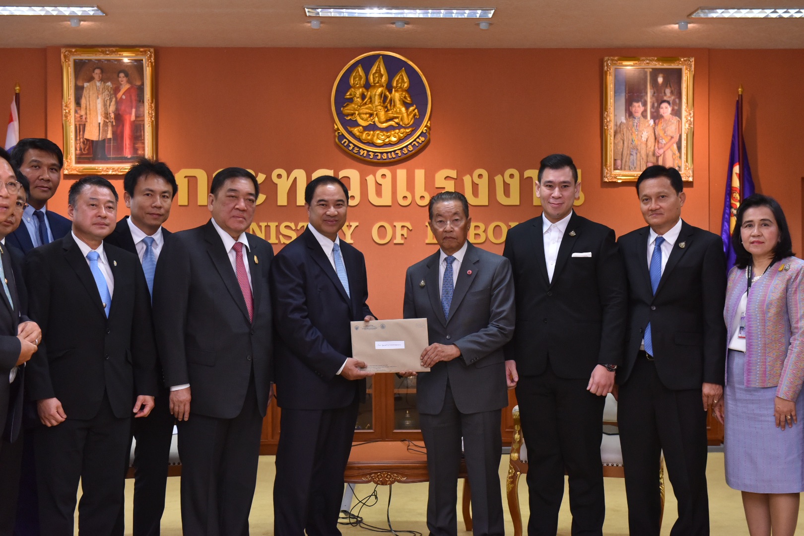 หอการค้า ชง 4 ข้อคิดเห็นแก้ปมแรงงาน