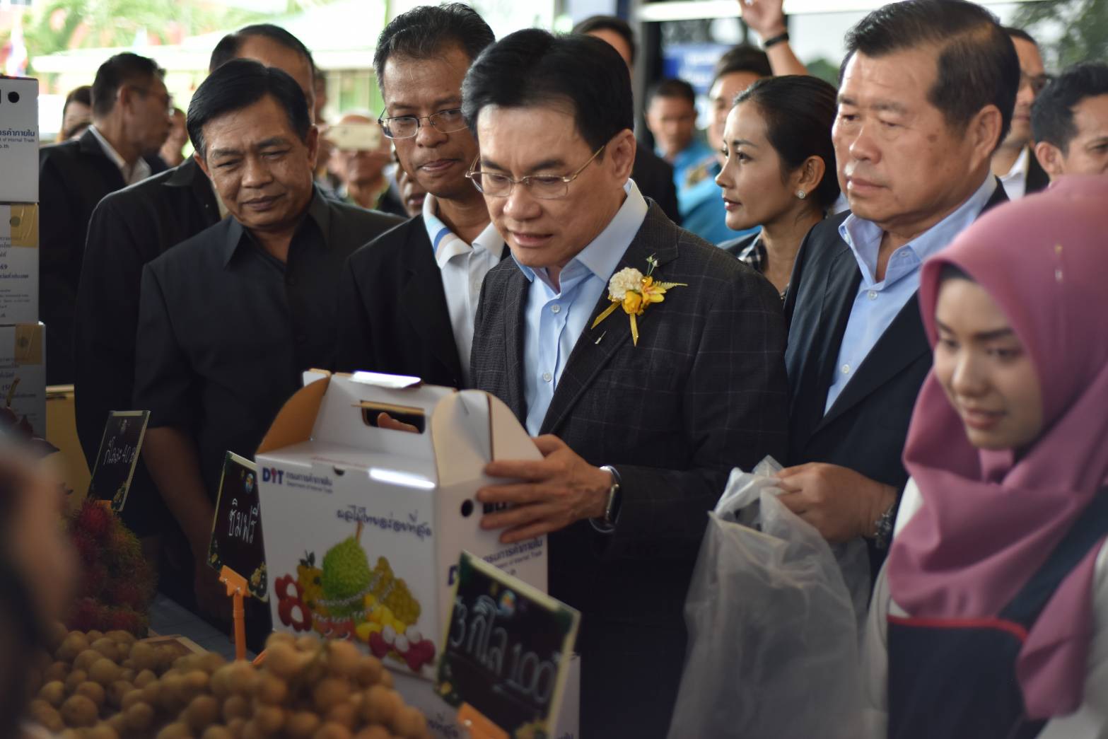จุรินทร์ ยกทัพ บุก สงขลา ผลักดันผลไม้ไทยสู่ตลาดโลก พร้อมเกาะติดนโยบายพาณิชย์แบบยกเครื่อง