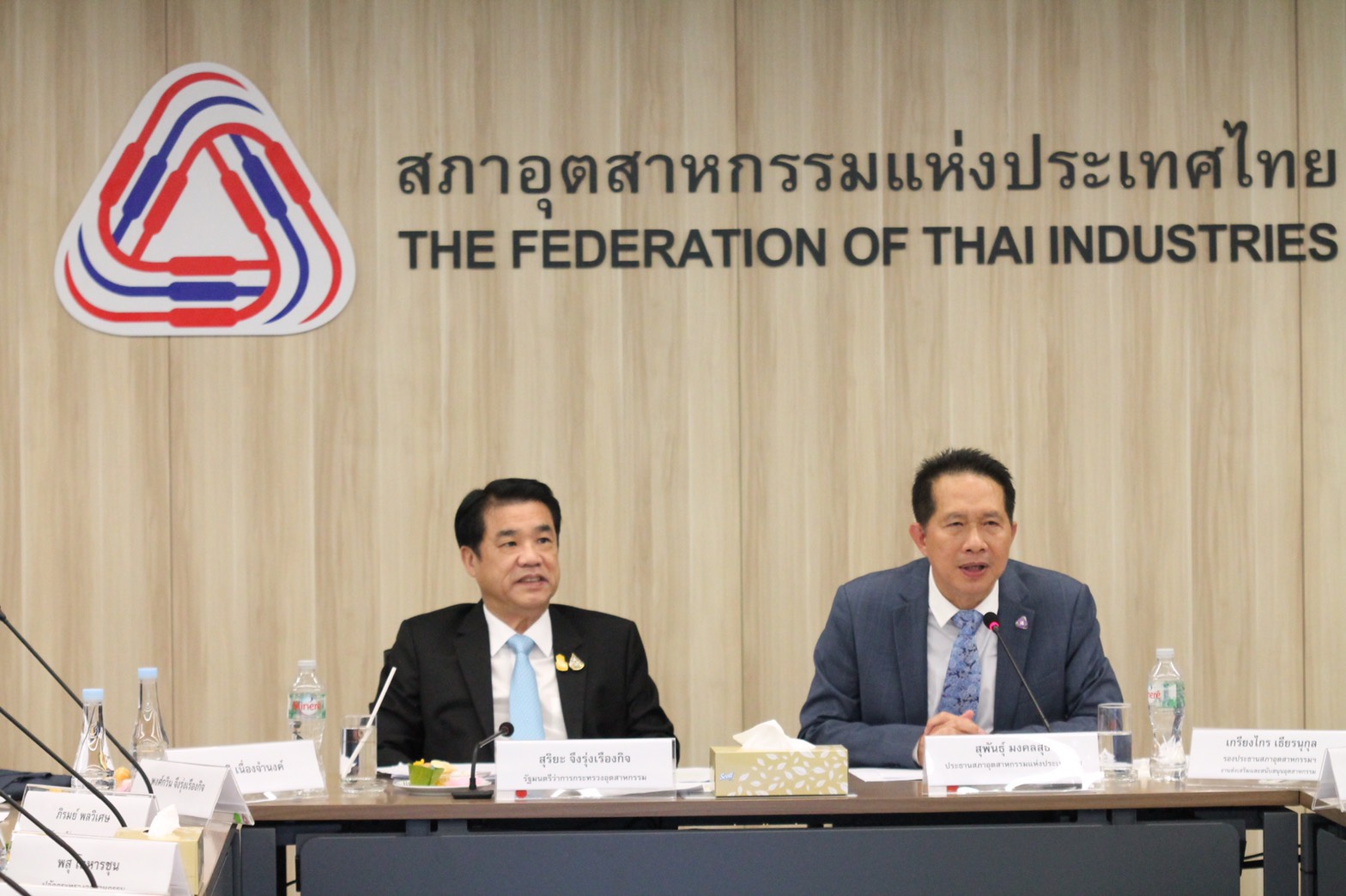 “สุริยะ” จ่อถก “อุตตม” ผลักดันใช้สินค้าที่ไทยผลิตในโครงการรัฐ 90%
