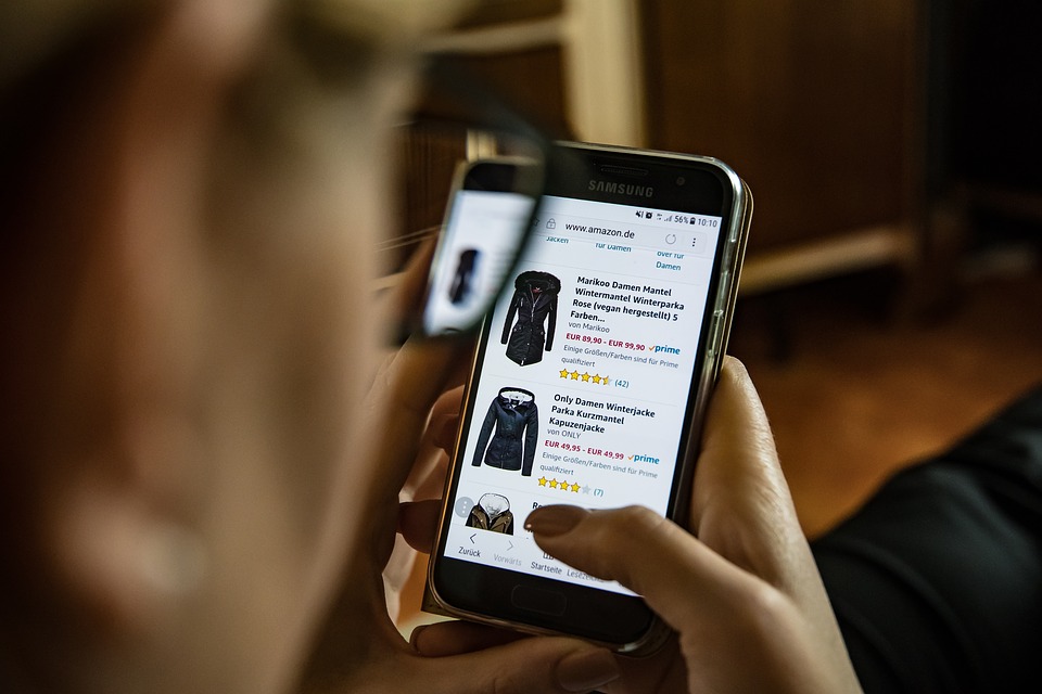 การแข่งขันของธุรกิจขนส่ง ที่เกี่ยวกับ e-Commerce