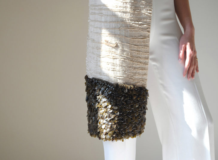 seaweed-girl-jasmine-linington-design_dezeen_2364_col_2 ไอเดียเปลี่ยนสาหร่ายทะเลเป็นเสื้อผ้า ย่อยสลายได้ร้อยเปอร์เซ็นต์