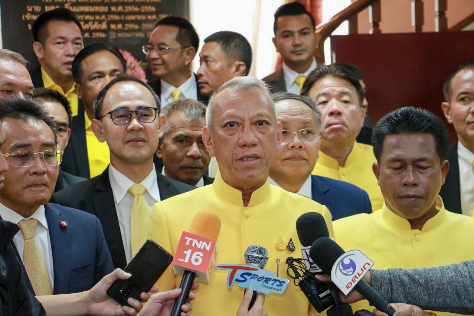 “เนวิน” เปิดบ้านกางเต็นท์ หลังห้องพักล้นรับโมโตจีพี