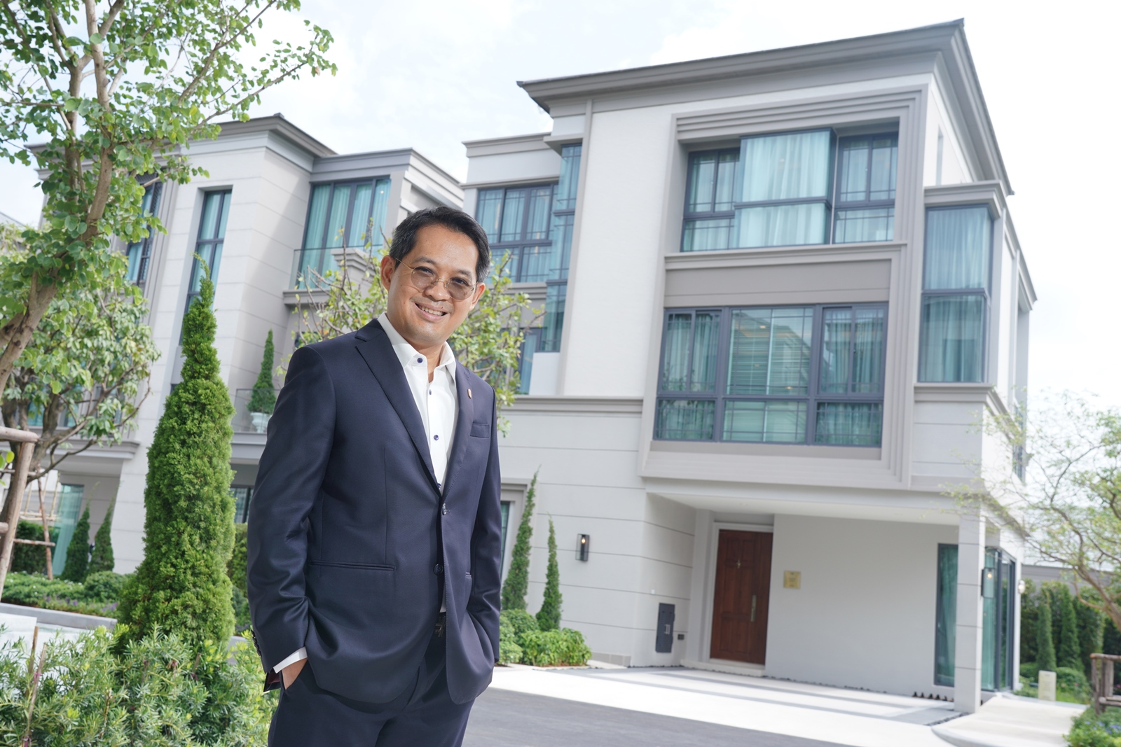 AP World “ภมร ประเสริฐสรรค์” พอร์ตแนวราบ 7 เดือน 1.4 หมื่นล้าน “ความสำเร็จสร้างใหม่ได้ทุกวัน”