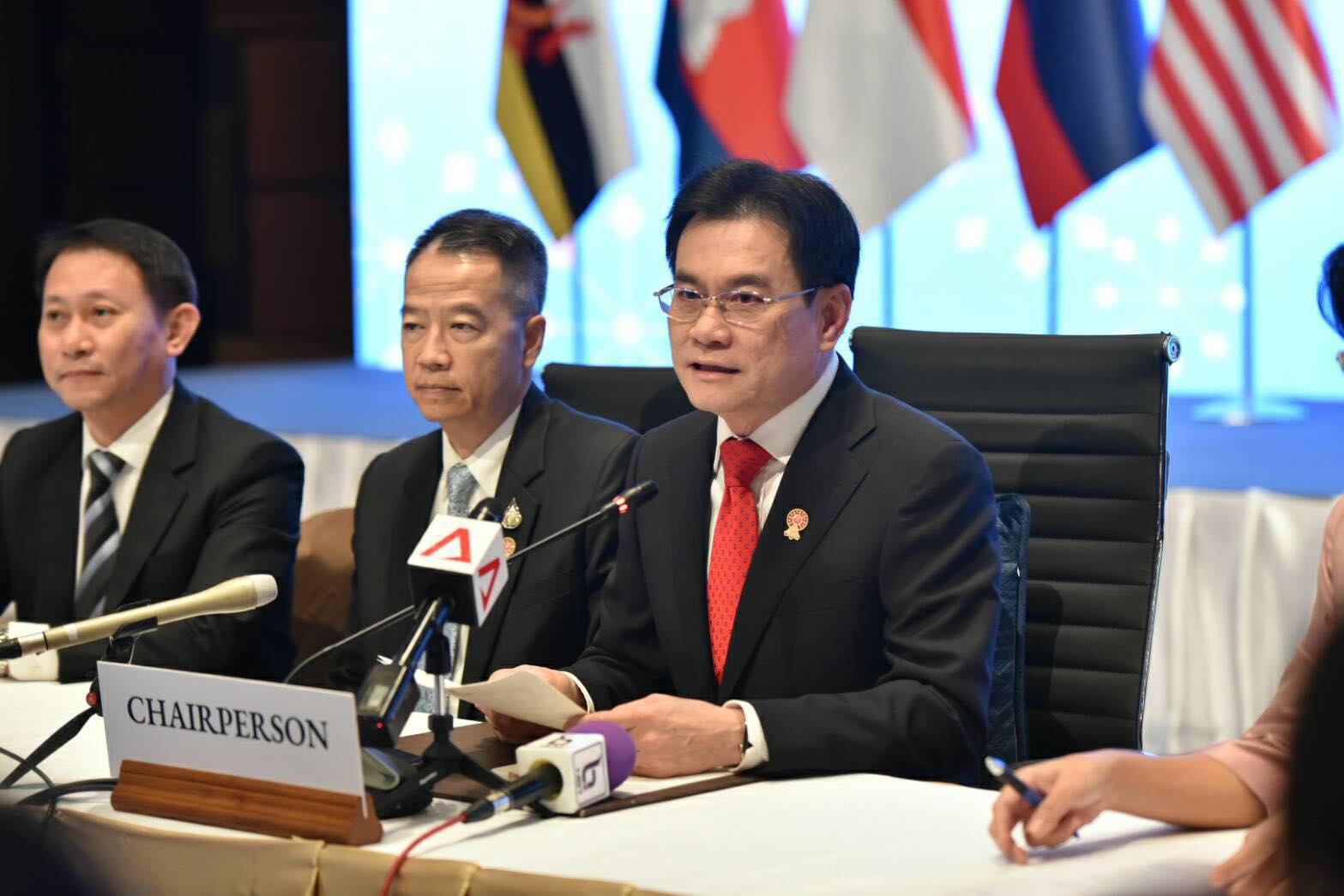 จุรินทร์ พร้อมรับมือสงครามการค้า เตรียมนำคณะลุยตลาดจีน อินเดีย