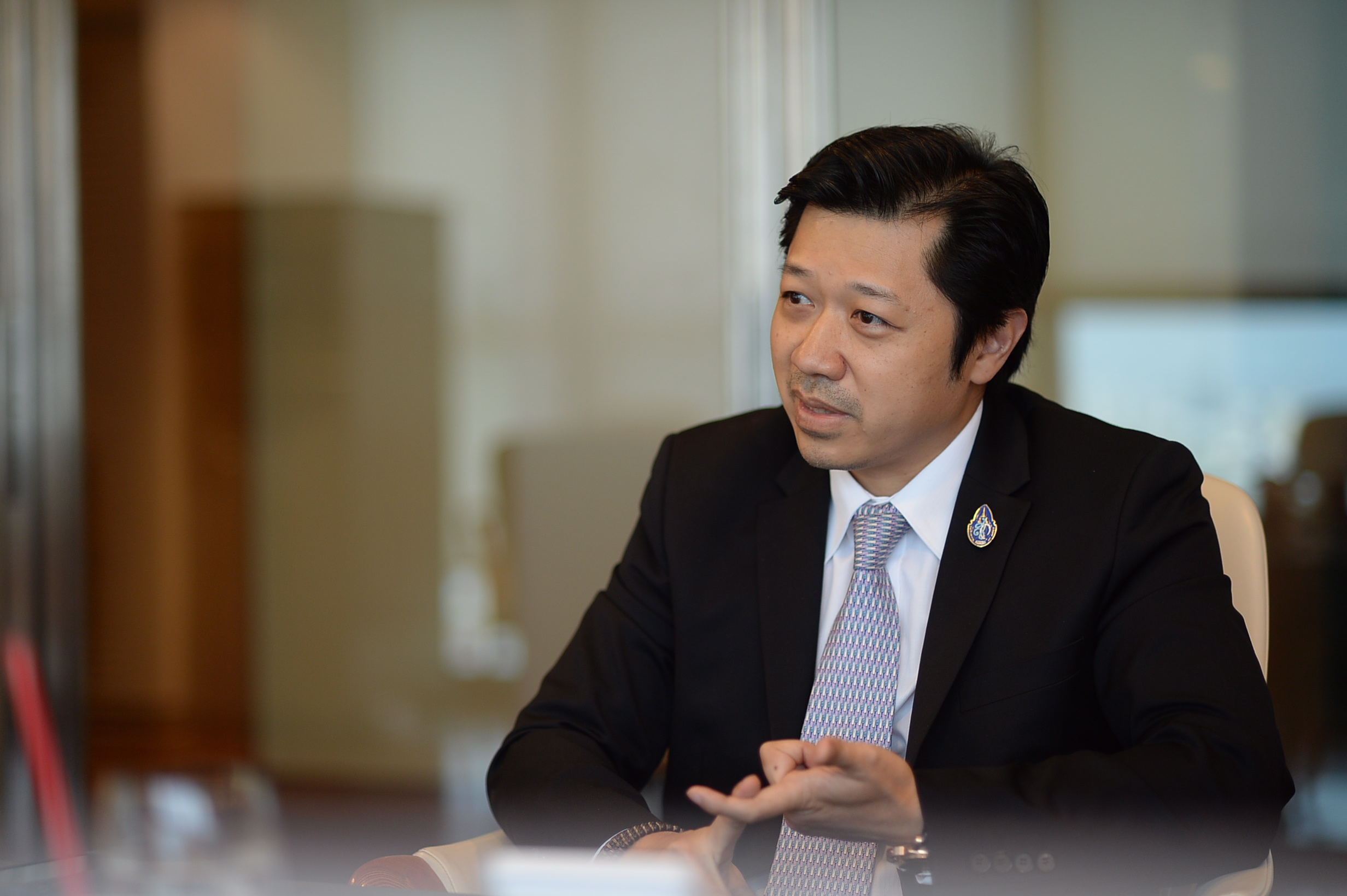 ยื้อไฮสปีดกระทบเชื่อมั่นEEC ซี.พี.ติดล็อกเงินกู้2แสนล้าน