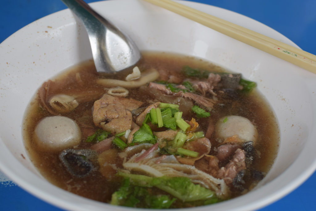 ร้านก๋วยเตี๋ยว-เกาเหลาเนื้อรสเลิศชื่อร้าน "เจ้ผอม"