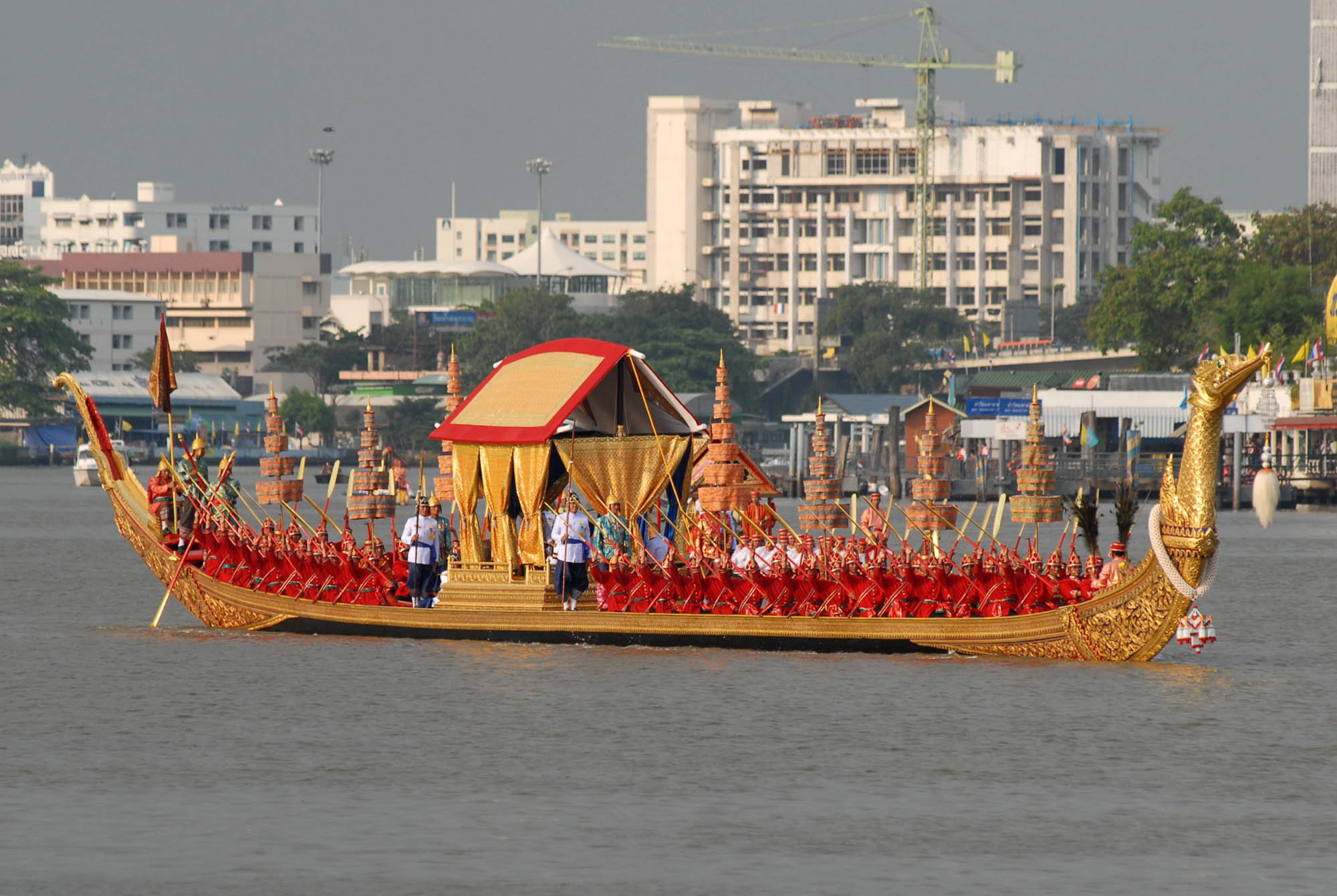 12 พฤศจิกายน งดเดินเรือในแม่น้ำเจ้าพระยา เพื่อซ้อมขบวนพยุหยาตราทางชลมารค