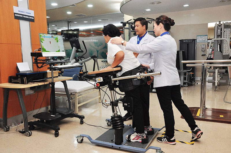 หอการค้า+รพ.กรุงเทพ ผุดหลักสูตรผู้ช่วยฟื้นฟูสุขภาพ