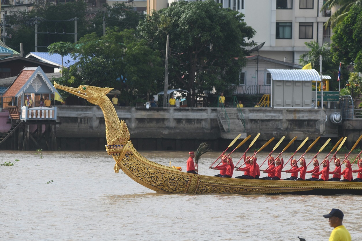 ชมความสวยงาม กองทัพเรือฝึกซ้อมย่อยขบวนพยุหยาตราทางชลมารค ครั้งที่ 5