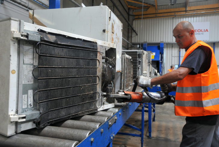 INDUSTRIE-ENVIRONNEMENT-RECYCLAGE-EMPLOI