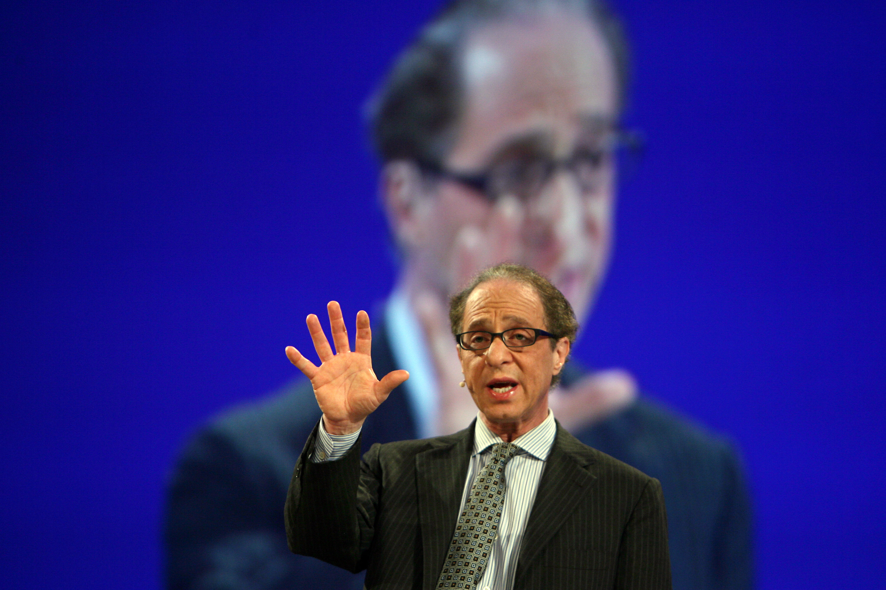 มองอนาคตจากการวิเคราะห์ ของ Ray Kurzweil