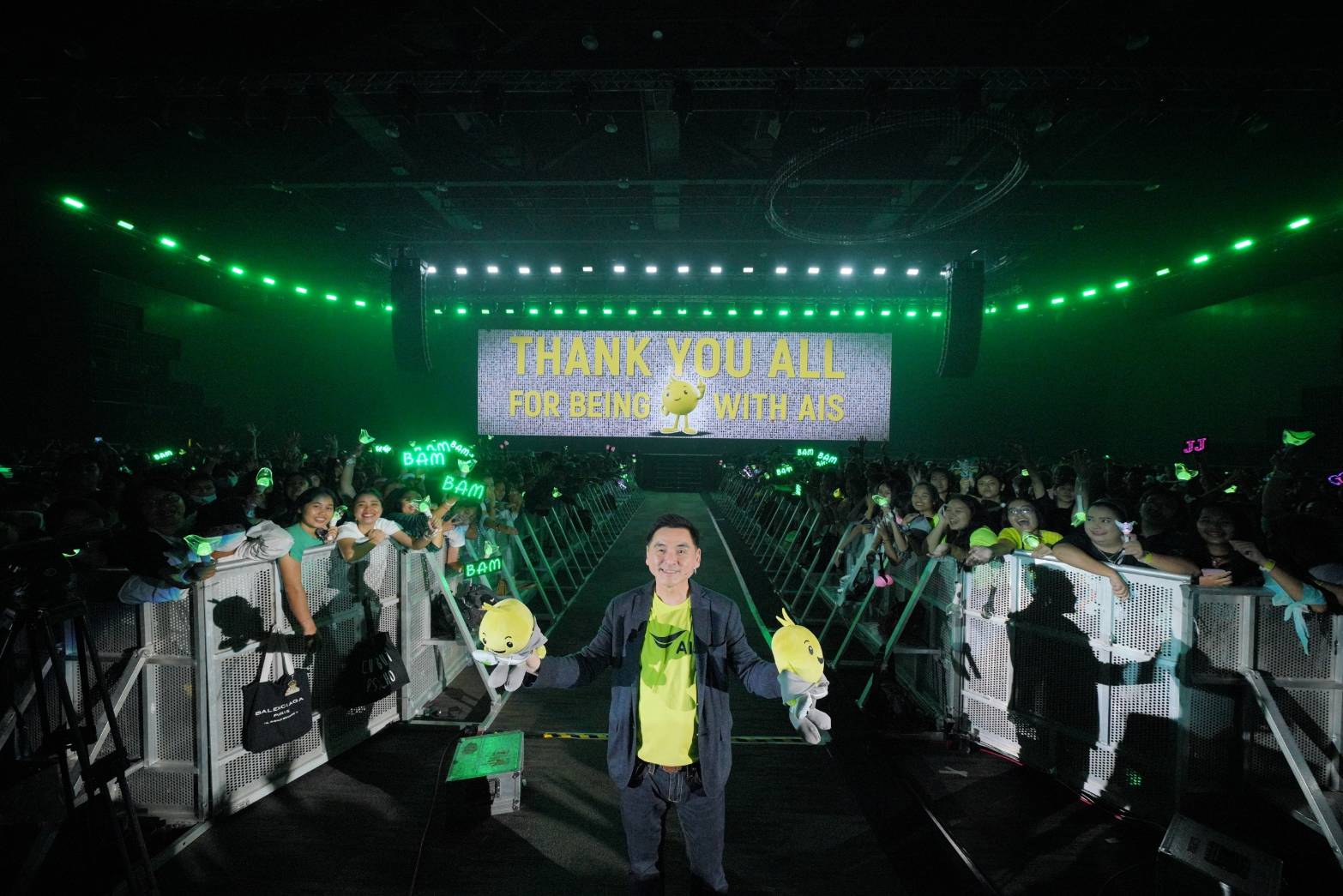 “AIS” จัดเต็มย้ำภาพผู้นำ “ดิจิทัลไลฟ์” แจกโบนัสพิเศษพนักงาน-ลูกค้า