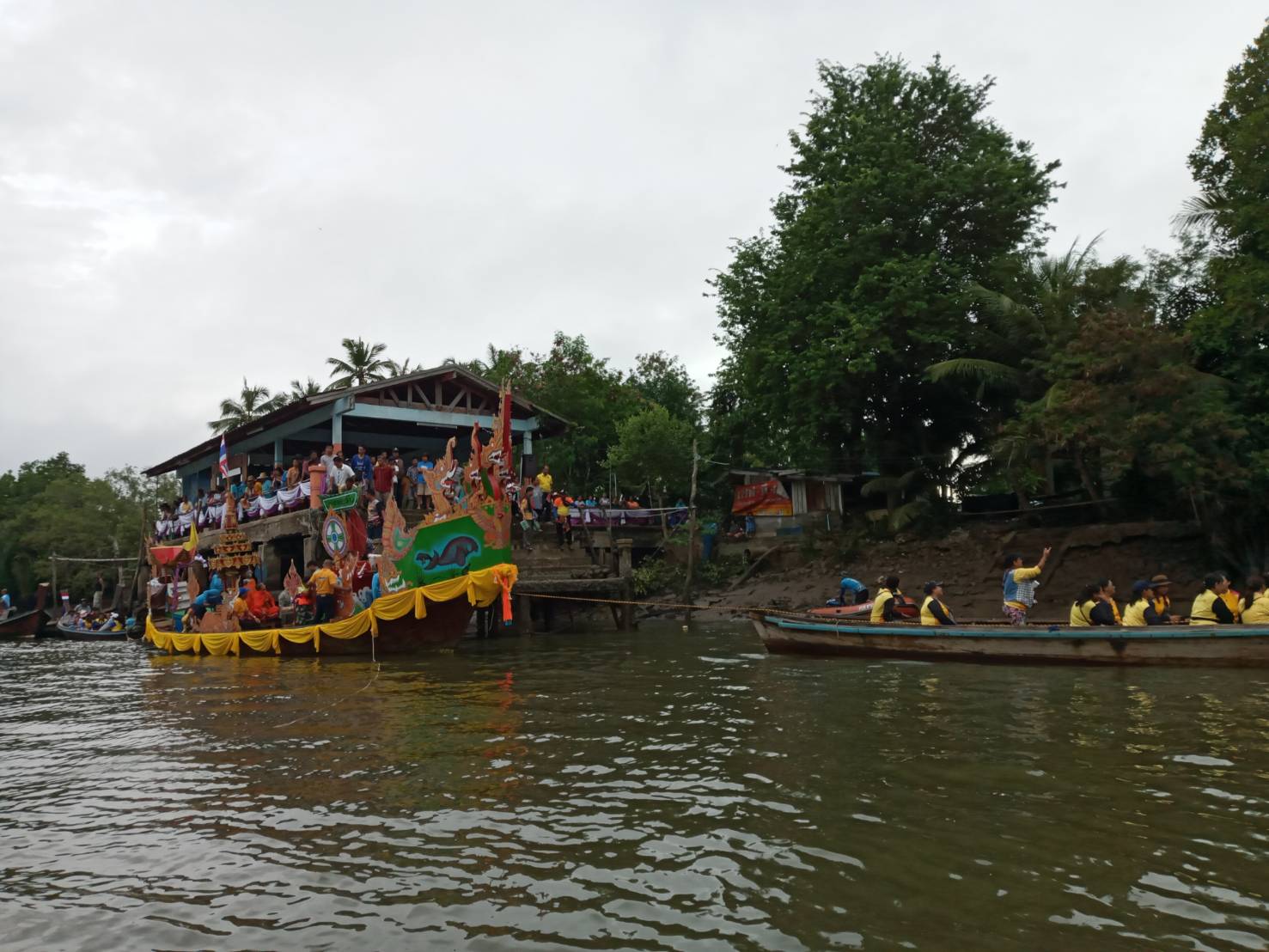 ‘ลากพระข้ามทะเล’  วิถีชาวตรังร้อยปี…หนึ่งเดียวในโลก