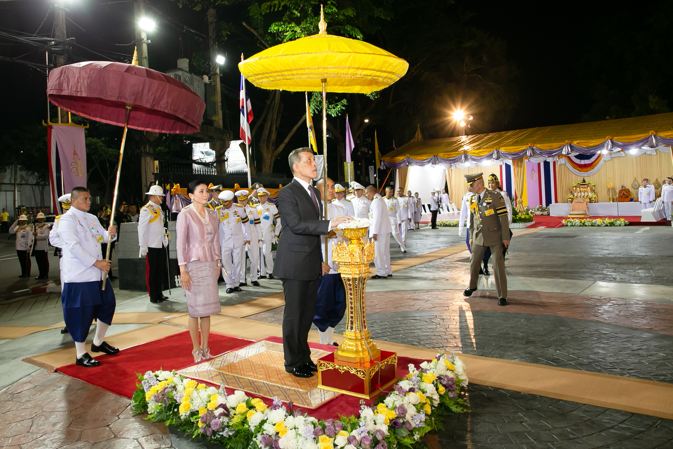 ในหลวงและพระราชินีทรงเปิดพิพิธภัณฑ์เหรียญกษาปณานุรักษ์