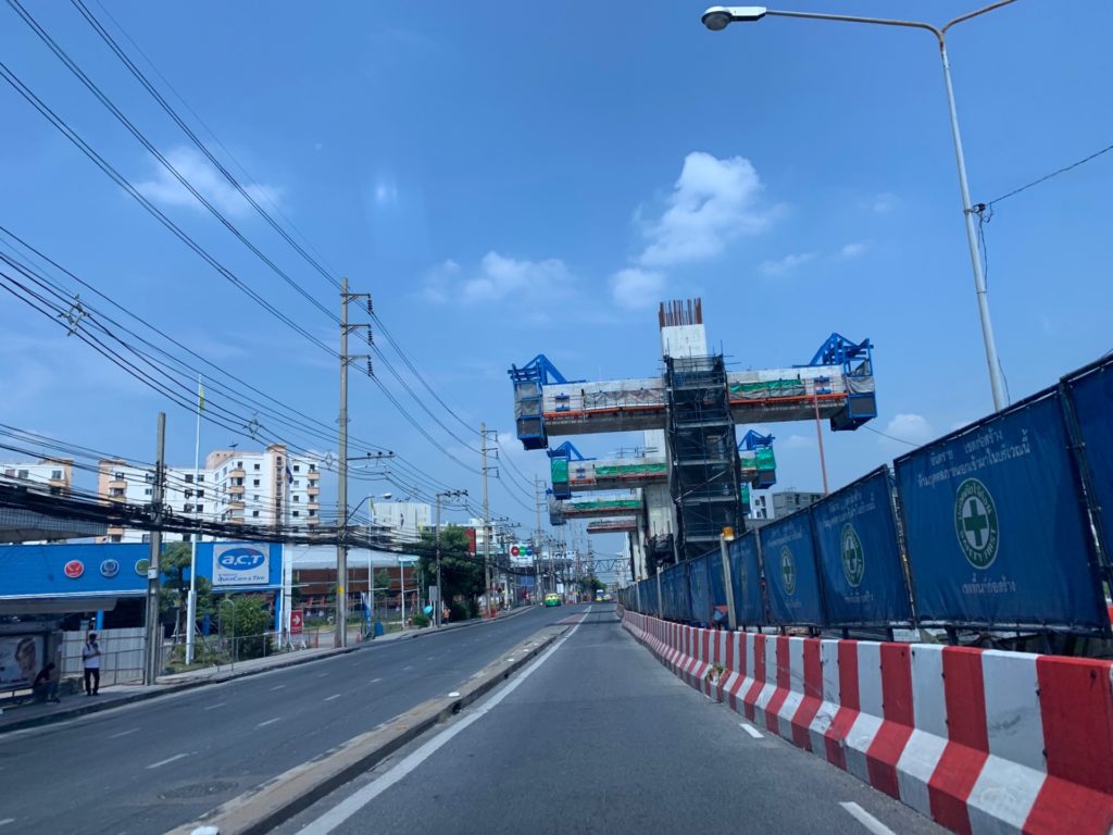 รถไฟฟ้าสายสีเหลือง "ลาดพร้าว-สำโรง"