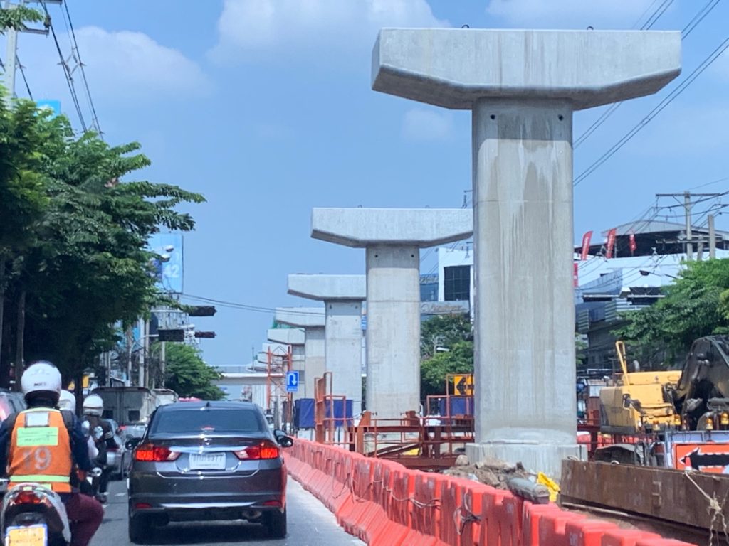 การก่อสร้างรถไฟฟ้าสายสีเหลือง