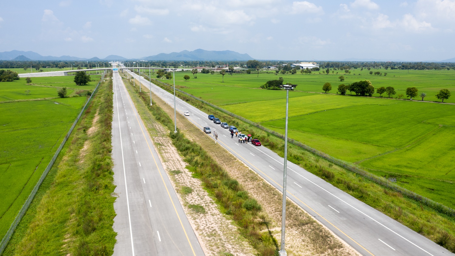 รองผู้ว่าฯ กาญจน์ ติดตามการก่อสร้างทางหลวงพิเศษหมายเลข 81