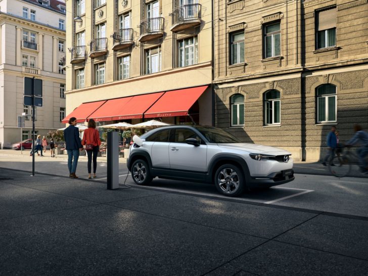 MAZDA MX-30 -1 มาสด้า MX-30 กระหึ่ม “โตเกียว มอเตอร์โชว์” ระบุพร้อมแล้วสำหรับรถ”อีวี”