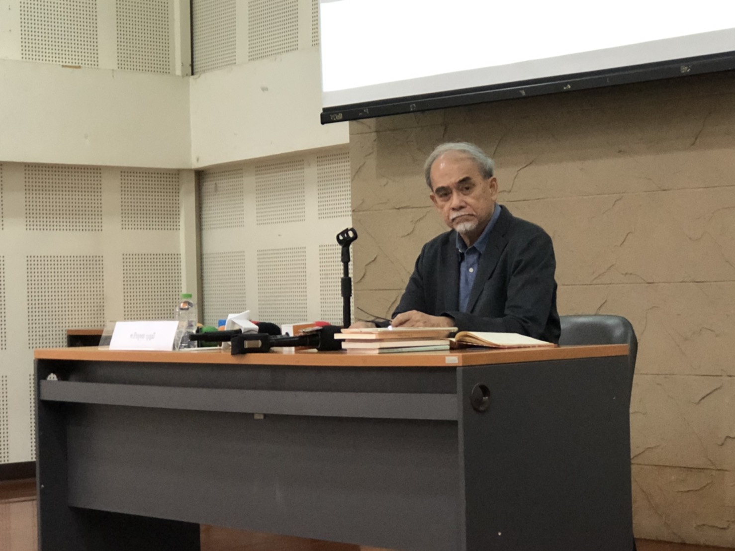 “ธีรยุทธ” ออกโรง แนะ “บิ๊กตู่” ใช้บารมีดึงสติกองทัพ-ตุลาการภิวัตน์ถอยกลับกู้วิกฤตขัดแย้ง