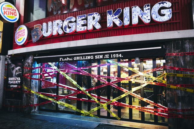burger-king-japan-ghost-whopper-zombie-store-shibuya-tokyo-japanese-burgers-fast-food-halloween-limited-1
