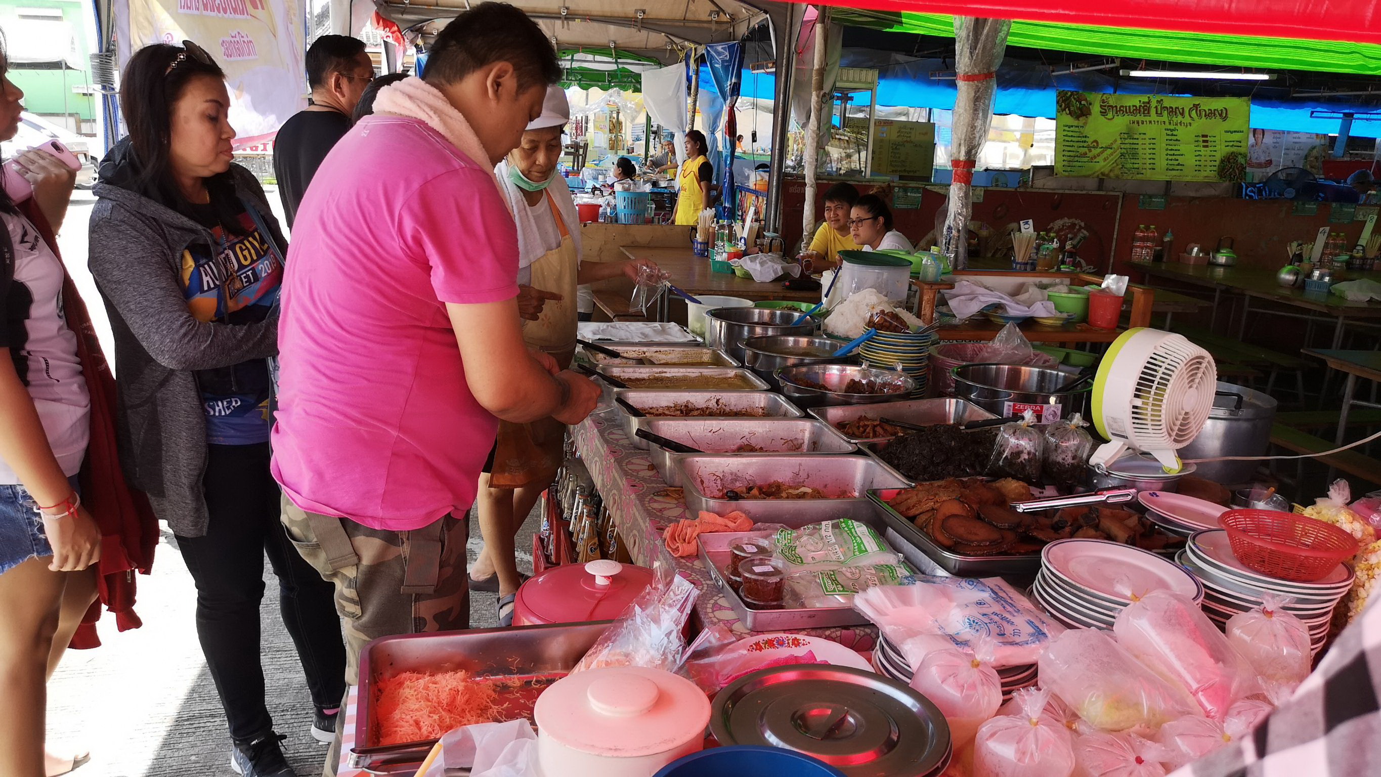 เมืองตรังคึกคักเทศกาลกินเจ ผู้ประกอบการชูเมนูเด็ดรับนักท่องเที่ยว
