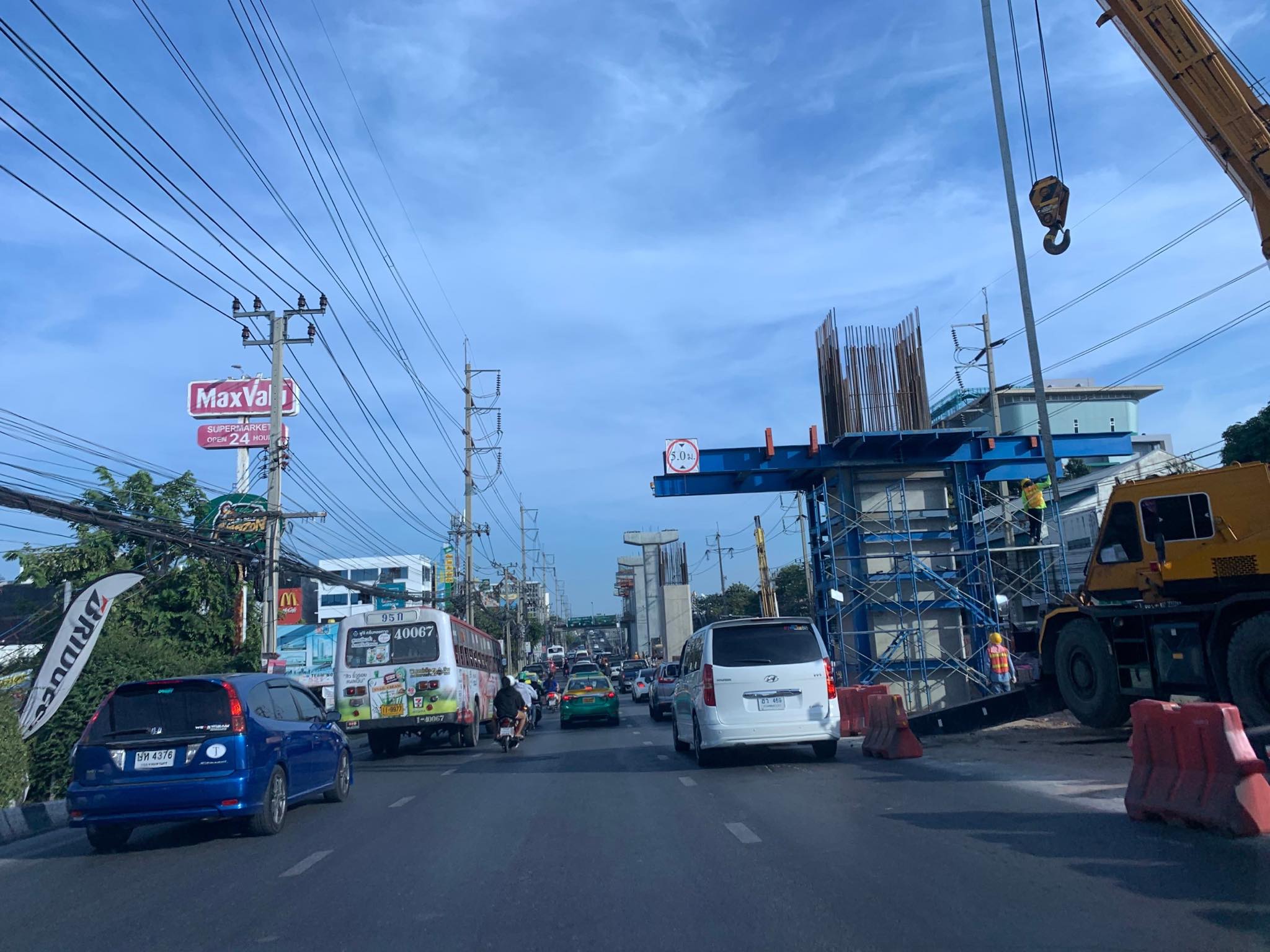 รัฐโหมสร้างรถไฟฟ้า 6 สาย ทำ “กทม.” รถติดหนึบ ชง 12 มาตรการแก้ปัญหา