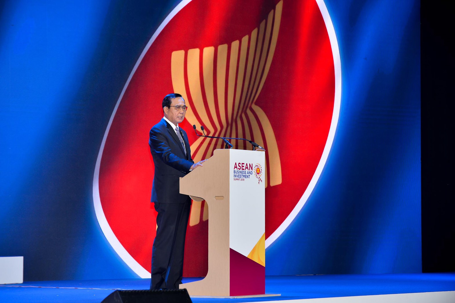“ประยุทธ์” ย้ำบนเวที ABIS 2019 ไทยปรับตัวจากธุรกิจ offline สู่ online แบบผสมผสาน