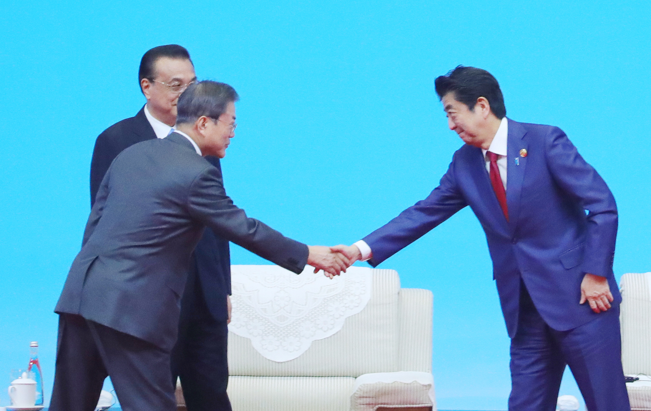 “จีน” ประชุมไตรภาคีกับ “ญี่ปุ่น” และ “เกาหลีใต้” ลดอุณหภูมิความขัดแย้งในภูมิภาค