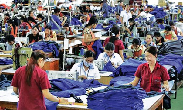 ขึ้นค่าเเรงใหม่ 5-6 บาททั่วปท. โวยพรรคการเมืองช่วงหาเสียงฟุ้ง 425 บาท