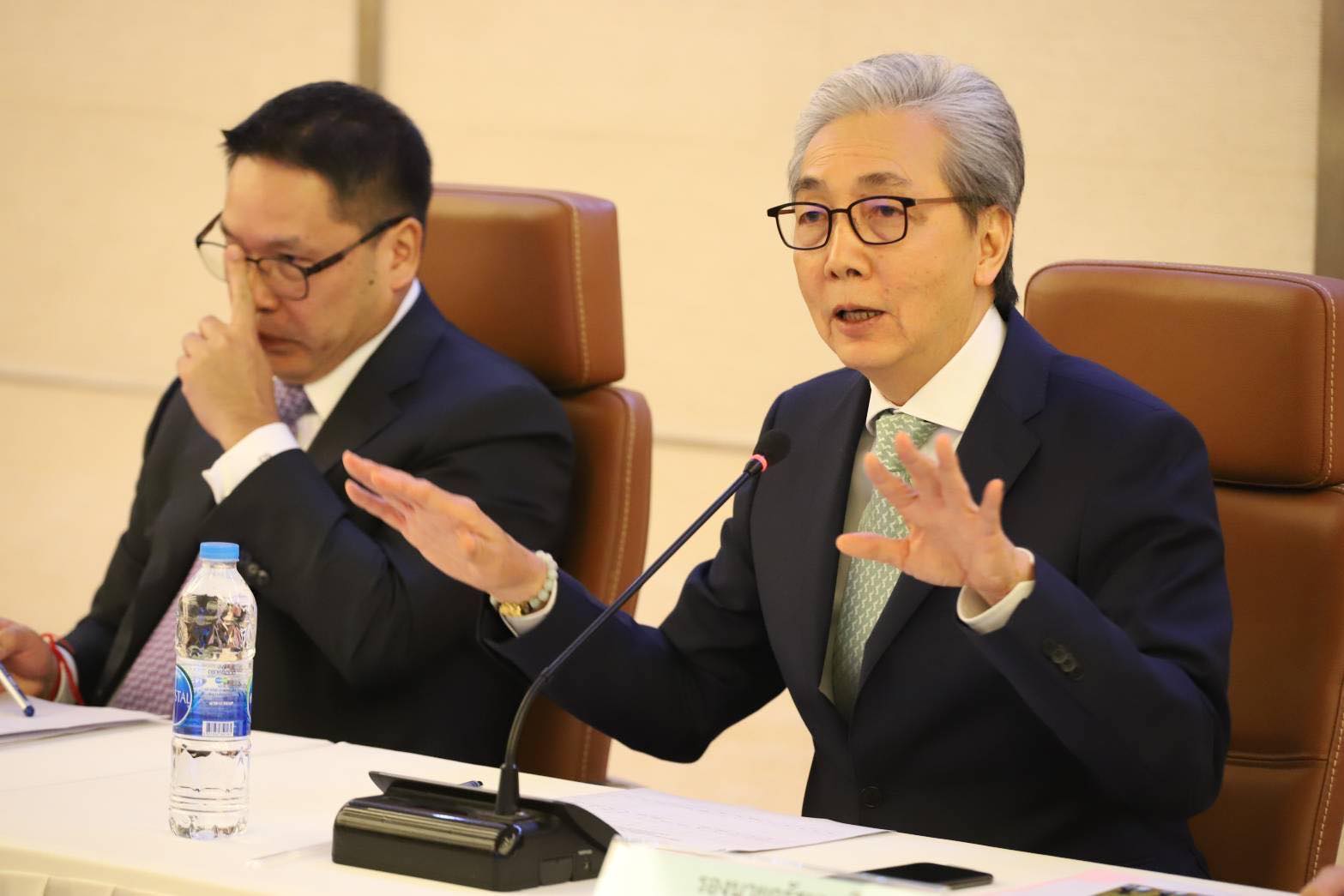 “สมคิด”เร่งปั๊มชีพจรธุรกิจ ระดมทีมสกัดหนี้เสียลาม
