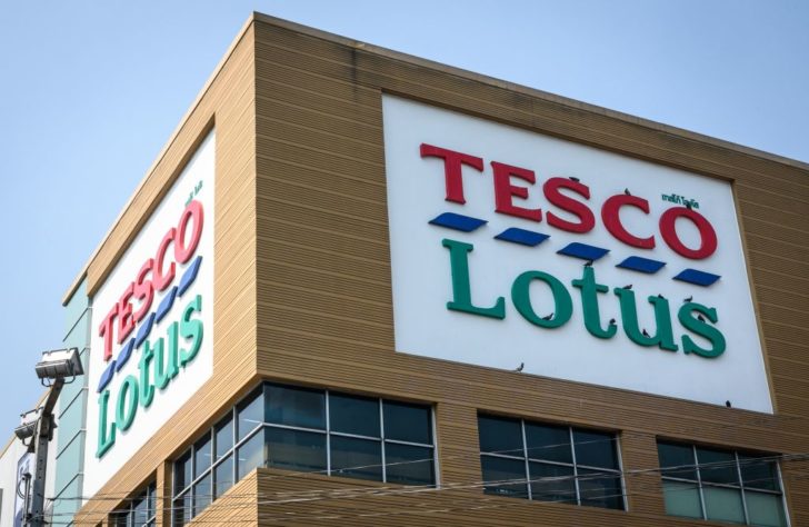 THAILAND-BRITAIN-TESCO “หนุ่มเมืองจันท์” เขียน “ซื้อหรือไม่ซื้อ”