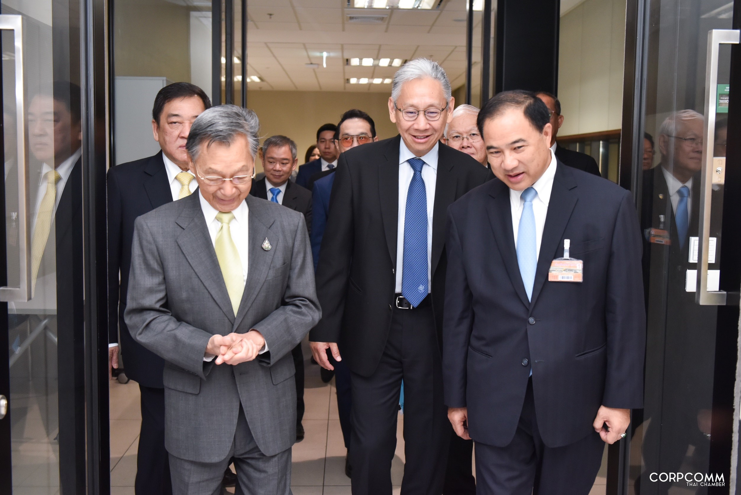 หอการค้าไทย พบ ‘ชวน หลีกภัย’ ยื่น10,000 รายชื่อ หนุน พ.ร.บ. อากาศสะอาด