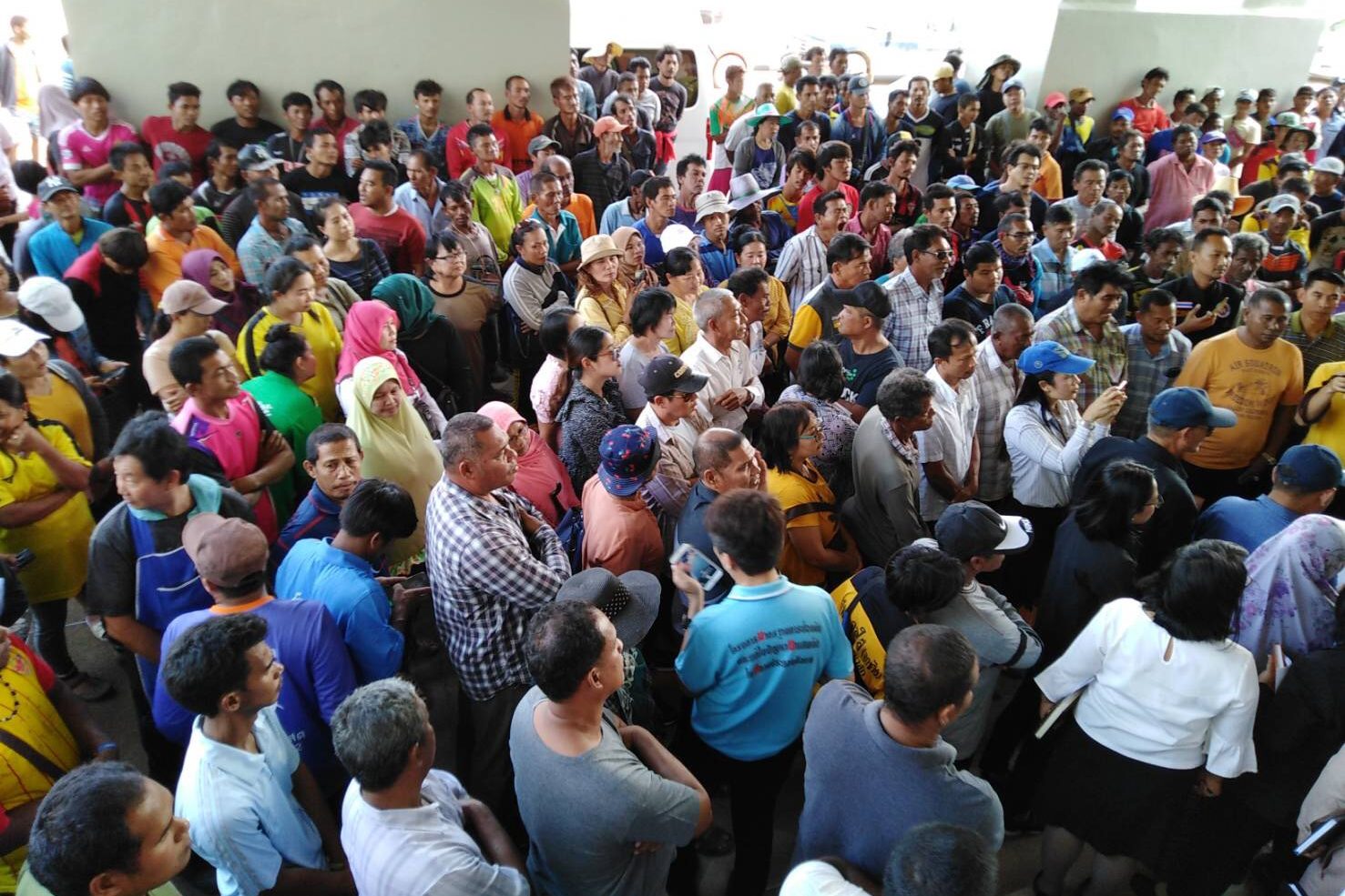ชาวประมงกระบี่กว่า 500 คน ชุมนุมร้องรัฐทบทวนกฎหมายประมง