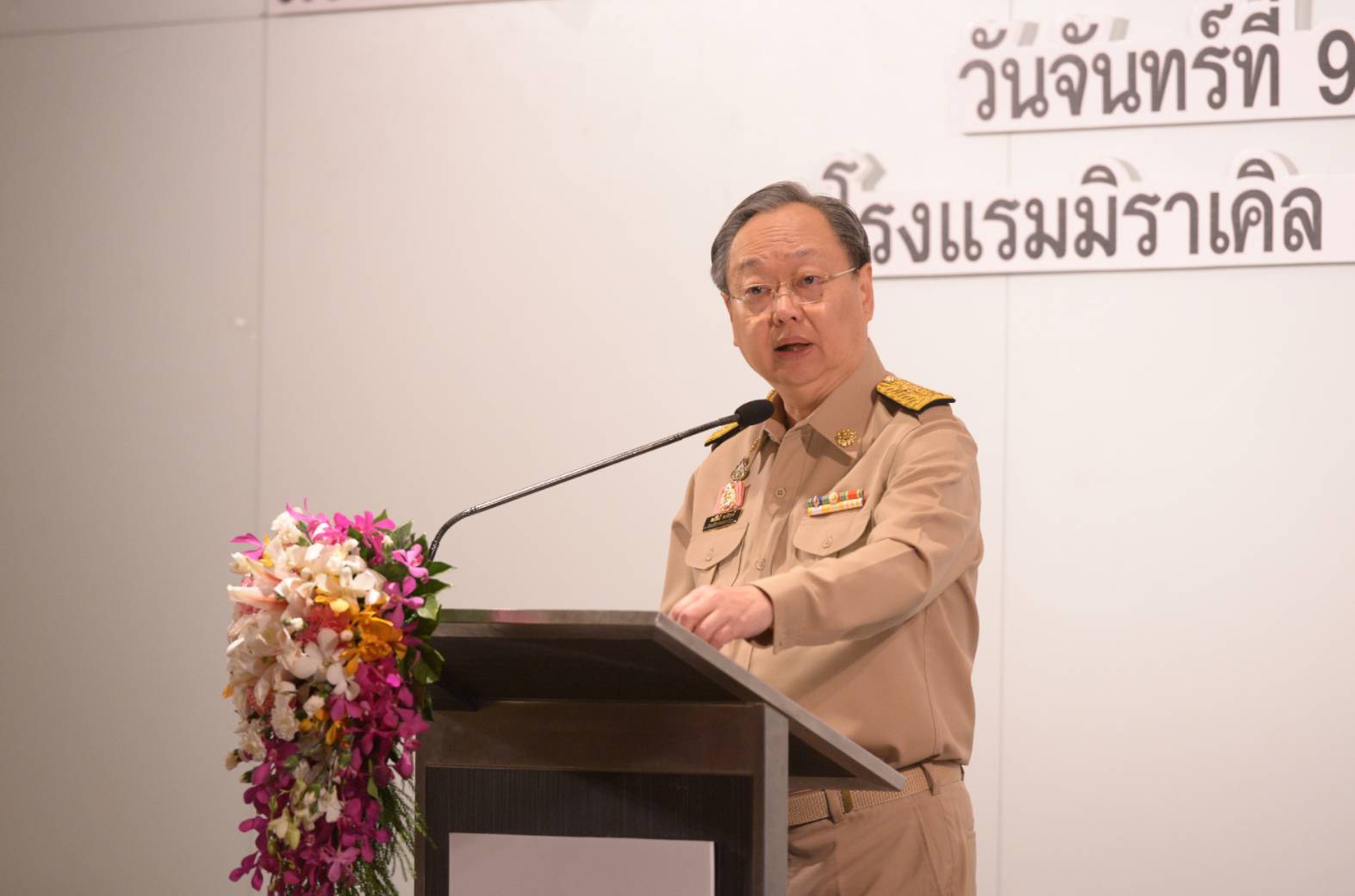“สนธิรัตน์” ดึงไฟส่วนเกินป้อนBTS-MRTหวังลดต้นทุนลดค่าตั๋วให้ปชช. หนึ่งในแผนส่งเสริมรถ EV
