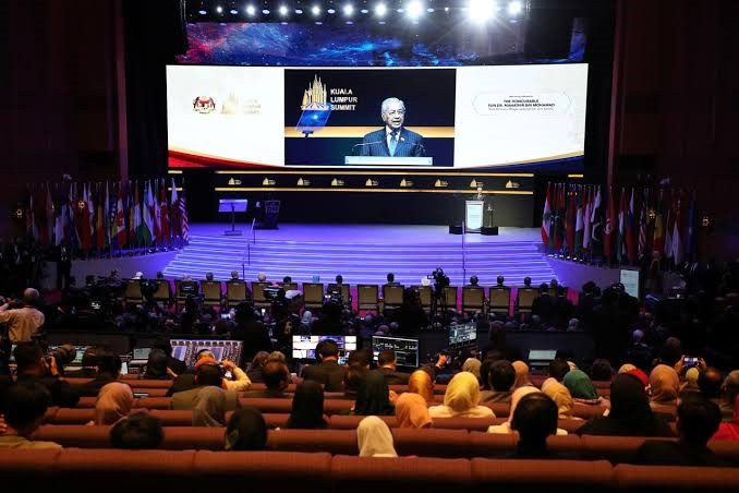 “โอไอซี” วิจารณ์มาเลย์ จัดประชุมสุดยอดผู้นำประเทศมุสลิม