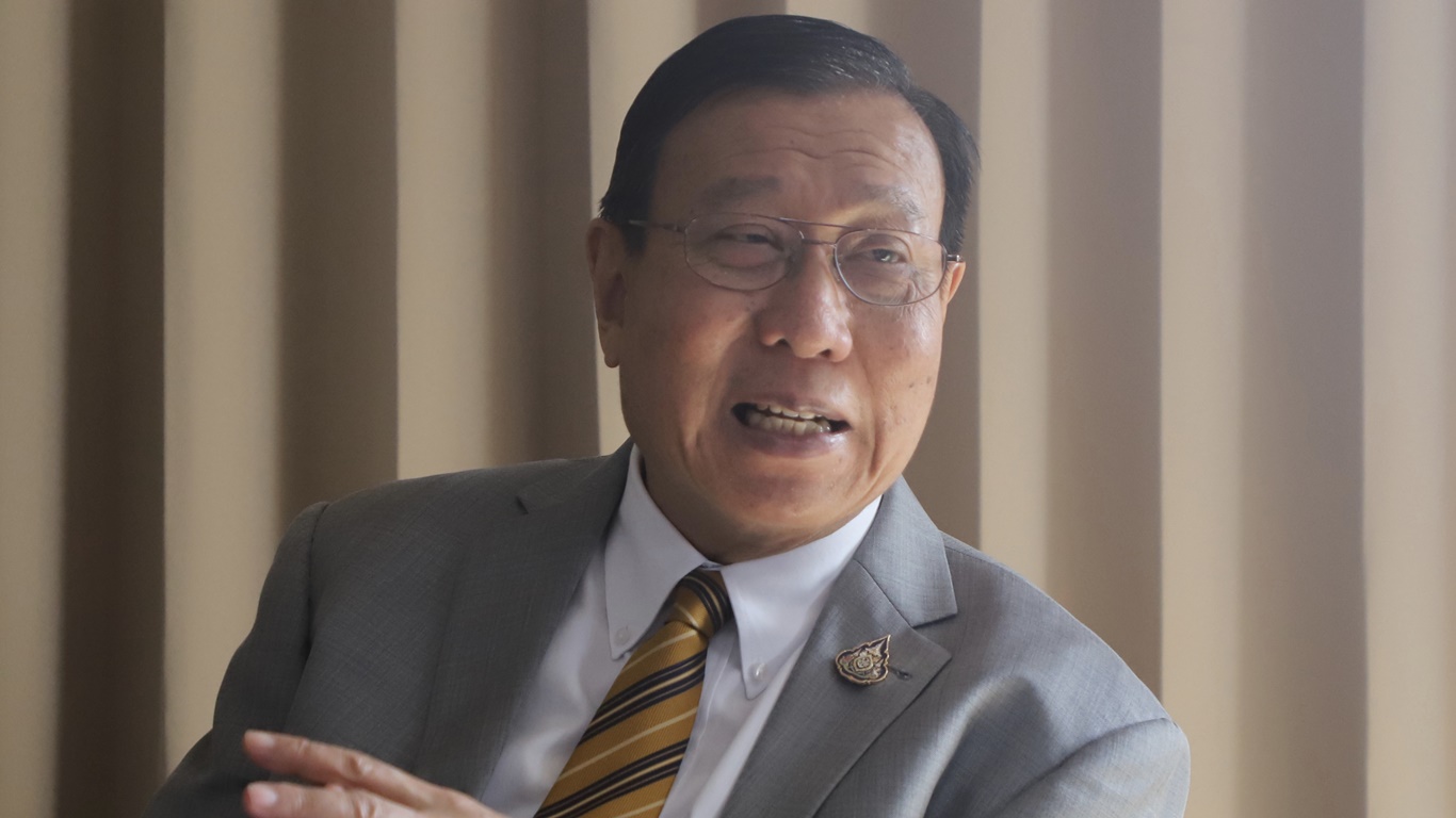 พรเพชร : รัฐธรรมนูญมีชีวิต ฆ่าทั้งฉบับ เท่ากับ “รัฐประหาร” ทางนิติบัญญัติ